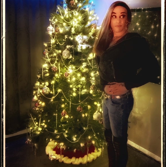 Meet your Posher! She's a trap! - Picture 4 of 16